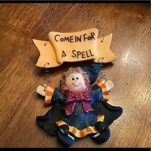 3/$15💐Resin hanging Witch